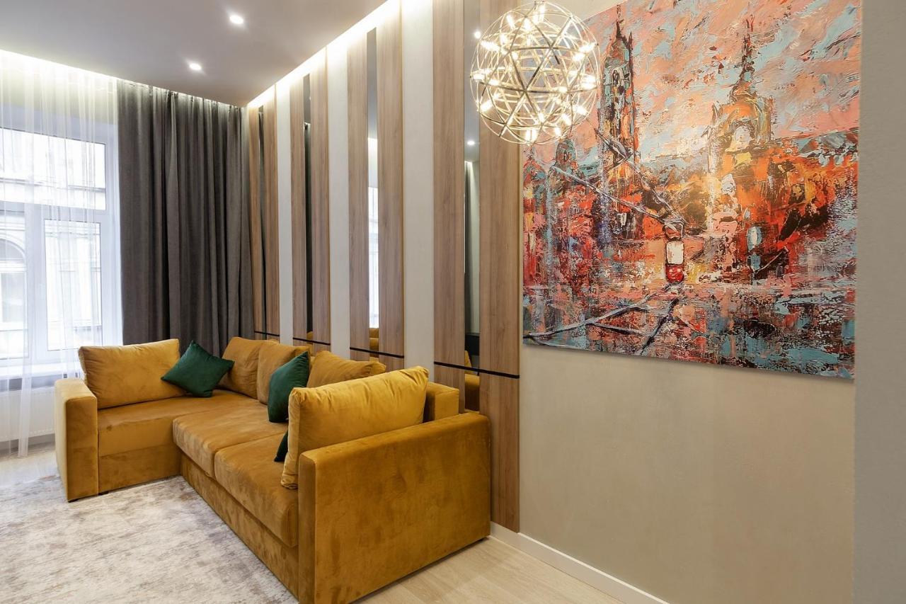 Royal Apartament On Voloshyna 2 Lviv Kültér fotó