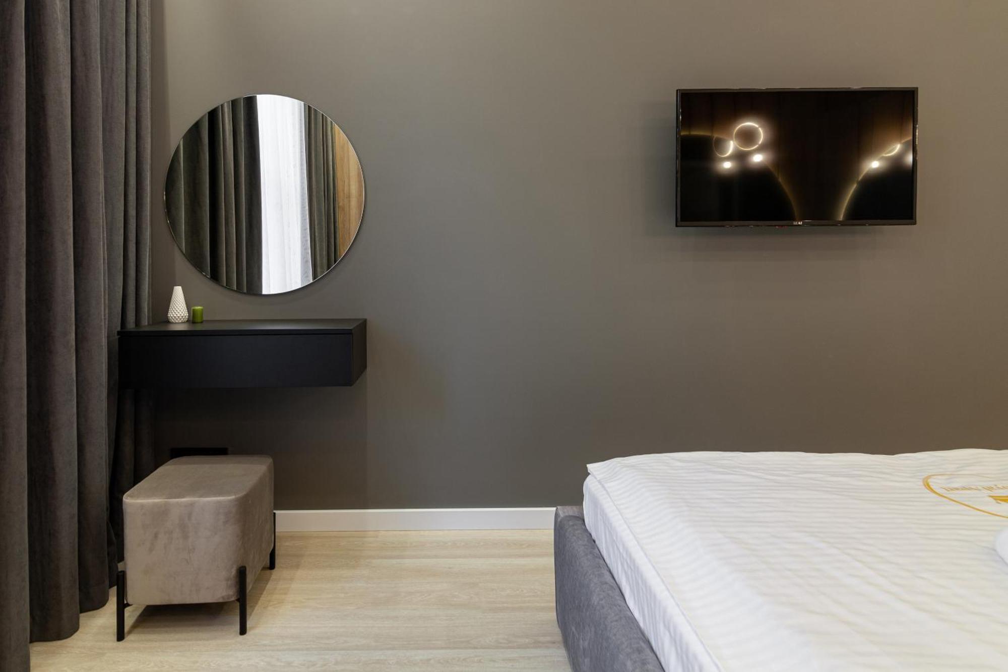 Royal Apartament On Voloshyna 2 Lviv Kültér fotó